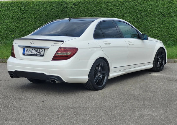 Mercedes-Benz Klasa C cena 59900 przebieg: 220100, rok produkcji 2013 z Sieniawa małe 137